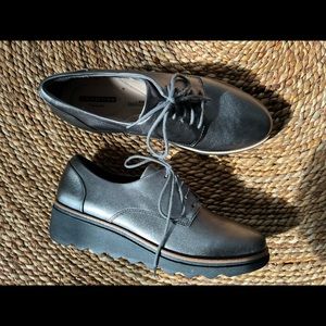 Clark’s women’s Oxford - pewter - size 7m